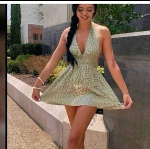 Lightweight Daisy Pattern, Sage Green Halter Top, Size XS